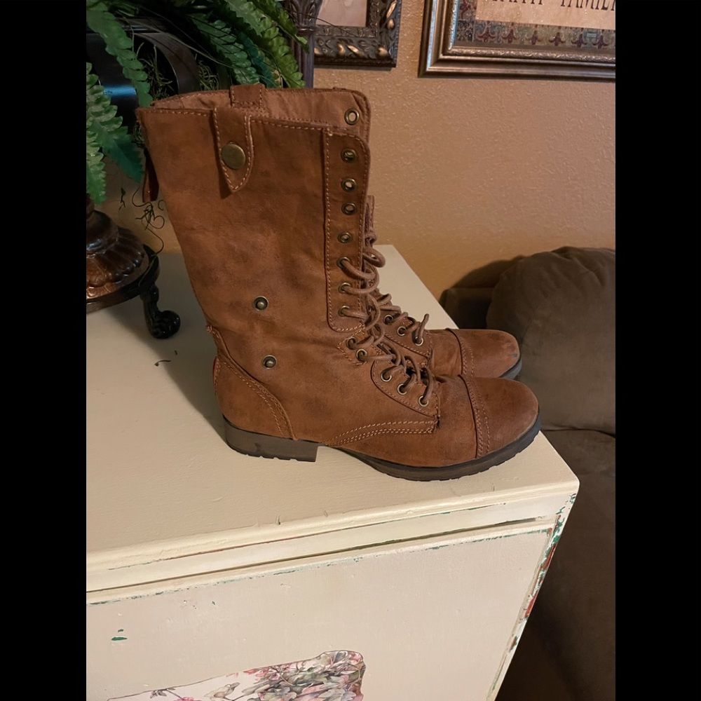 Lace up boots
